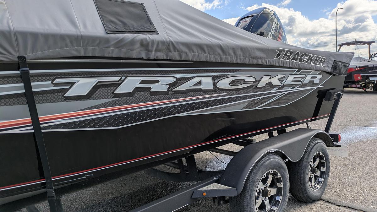 Used 2018 TRACKER Targa V19