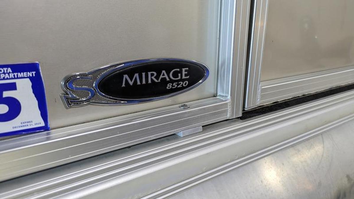 Used 2014 Sylvan 8520 CNF