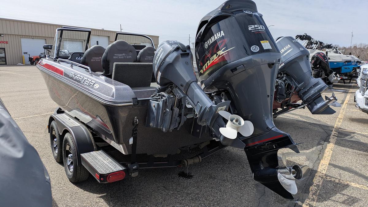 Used 2017 Skeeter WX2060