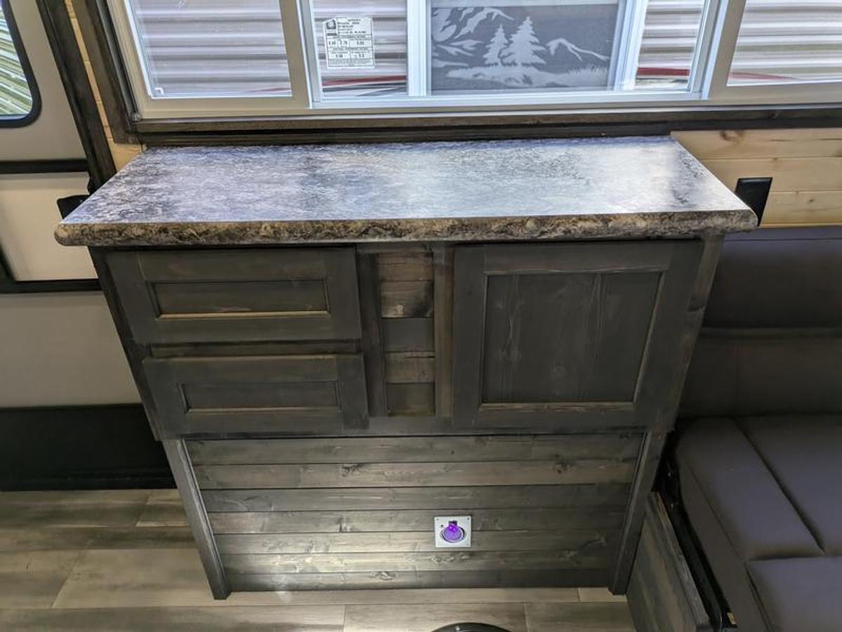 2026 Ice Castle Fish Houses 8' X 17V OUTLANDER [$1,000 OFF, FREE SMART TV, FREE GENERATOR]