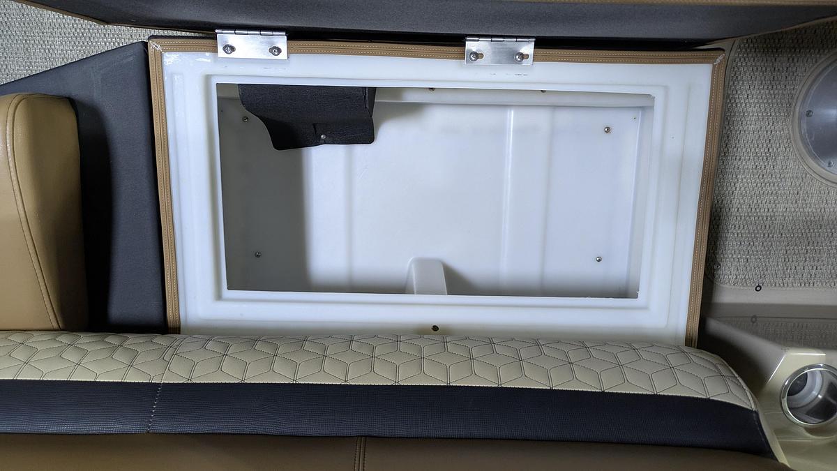 Used 2019 Godfrey Sanpan 2500