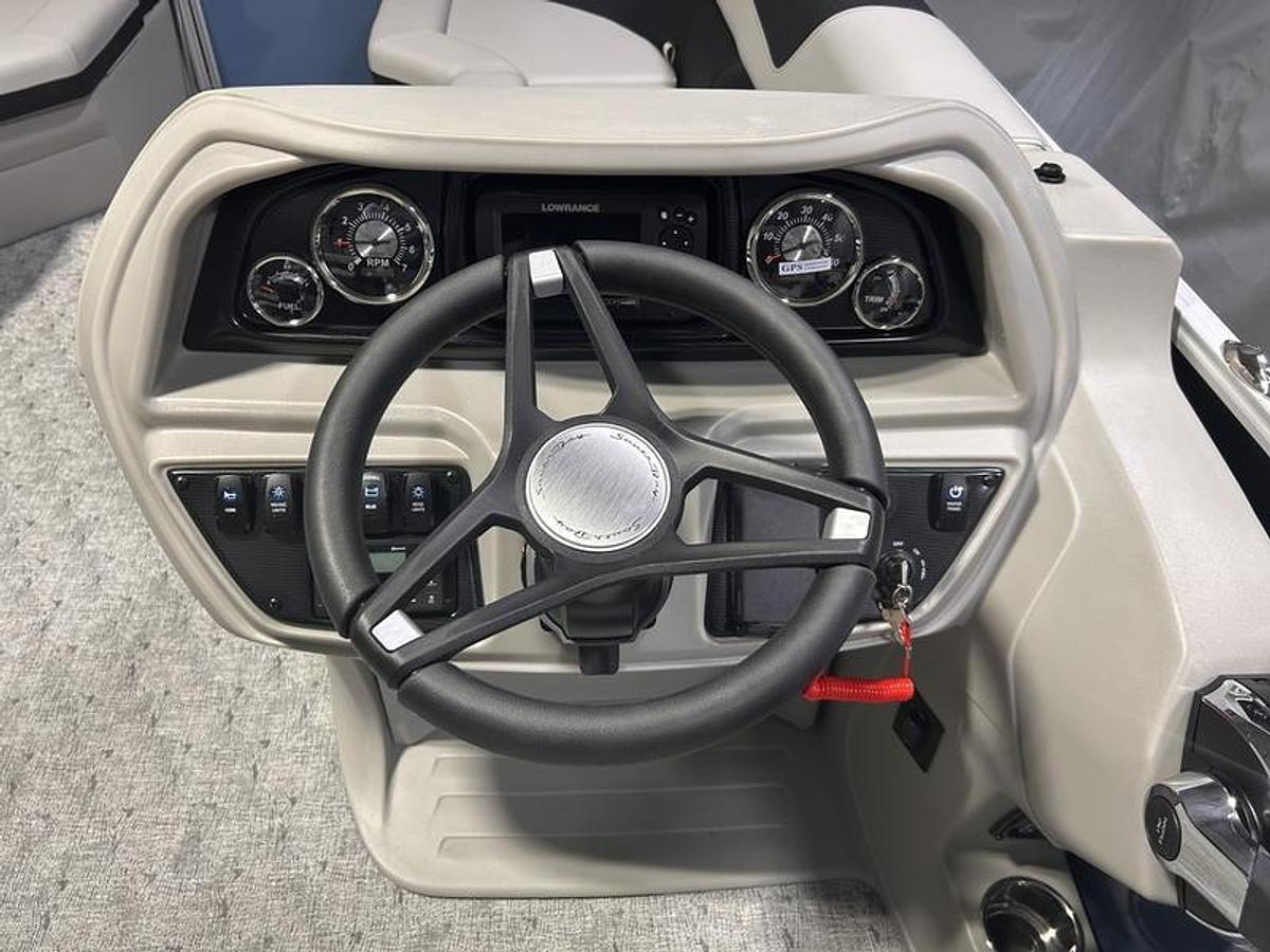 2025 South Bay 224FCR LE Fish & Cruise 2.75