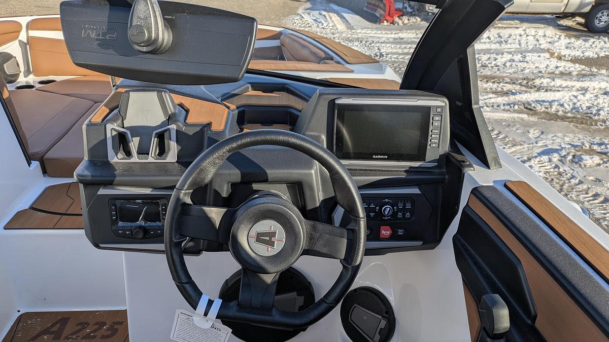 2025 Axis Wake Research A225