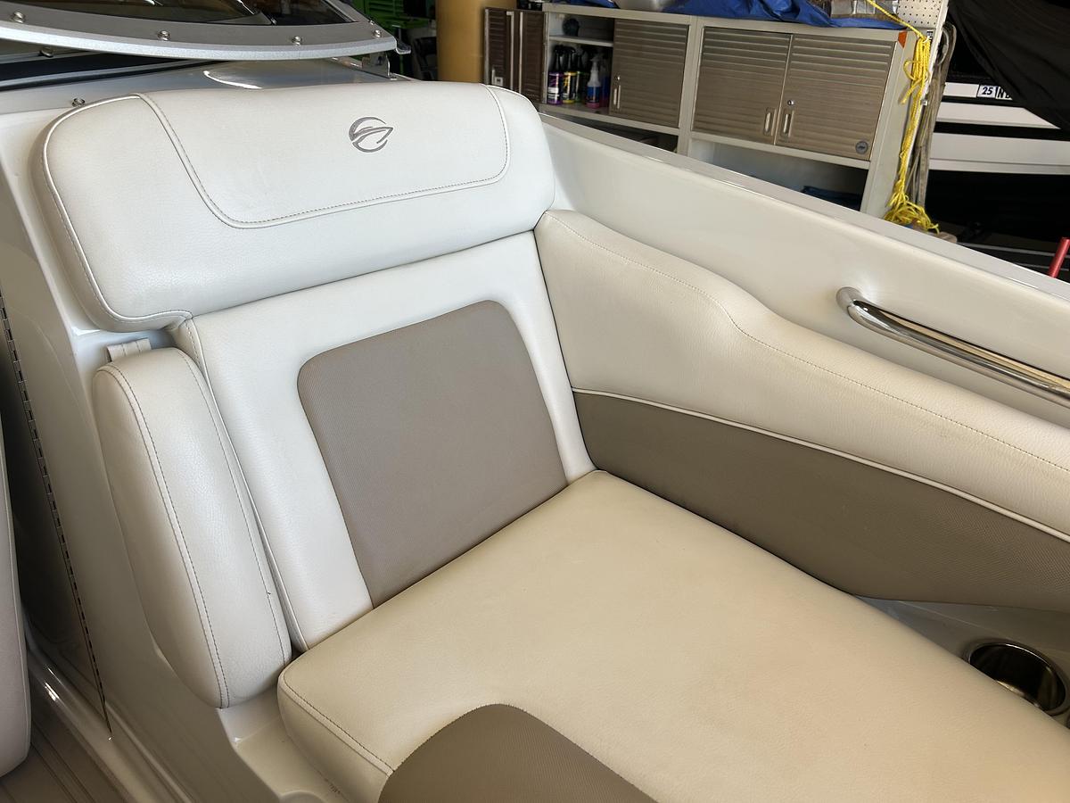 Used 2016 Crownline E2