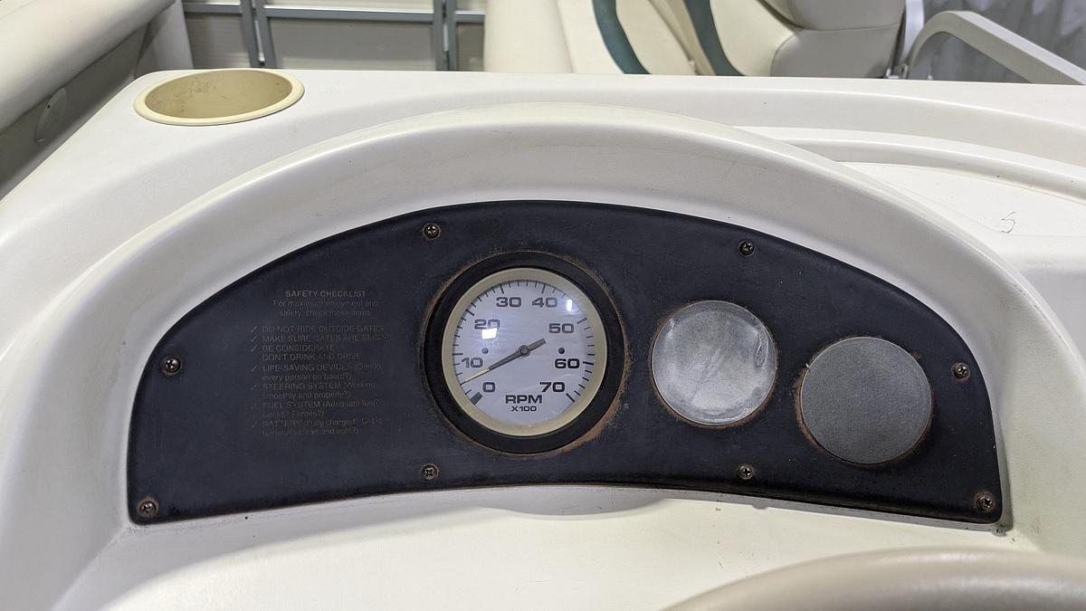 Used 2000 Sylvan 820 Elite Cruise