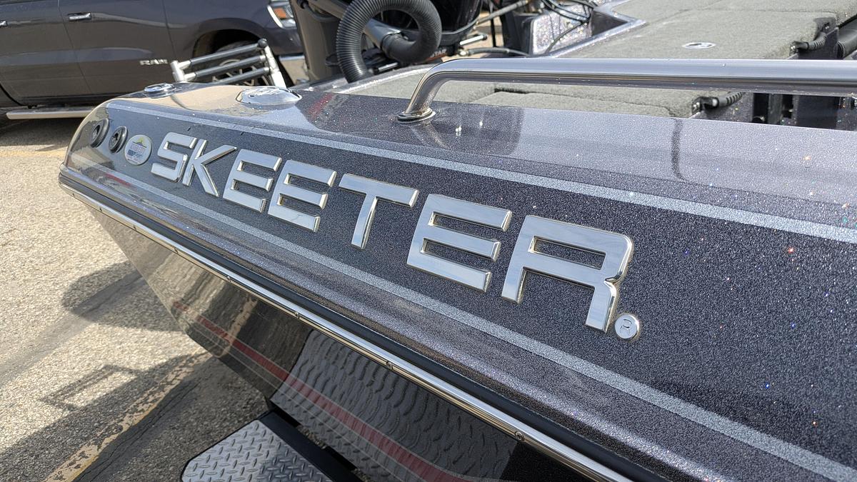 Used 2017 Skeeter WX2060