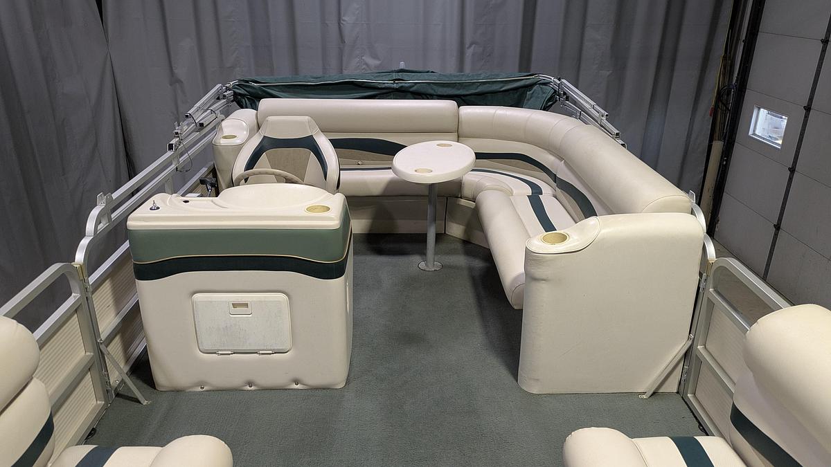 Used 2000 Sylvan 820 Elite Cruise