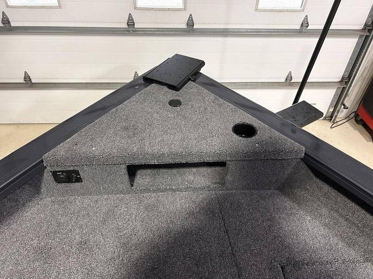 2026 Crestliner 2050 Fish Hawk