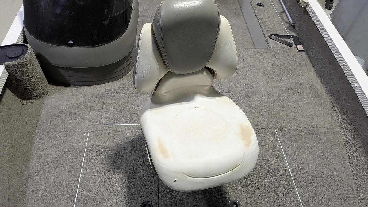 Used 2004 Crestliner 1850 Fish Hawk SC