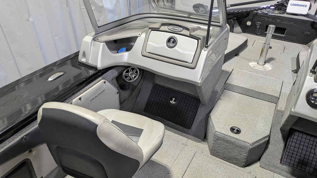 Used 2018 TRACKER Targa V19