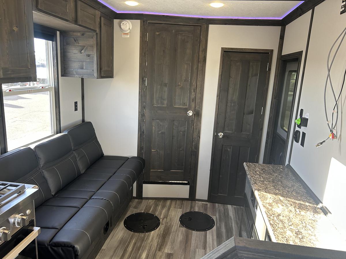 2027 Ice Castle Fish Houses 8' X 24V Missouri Riverbend Lodge