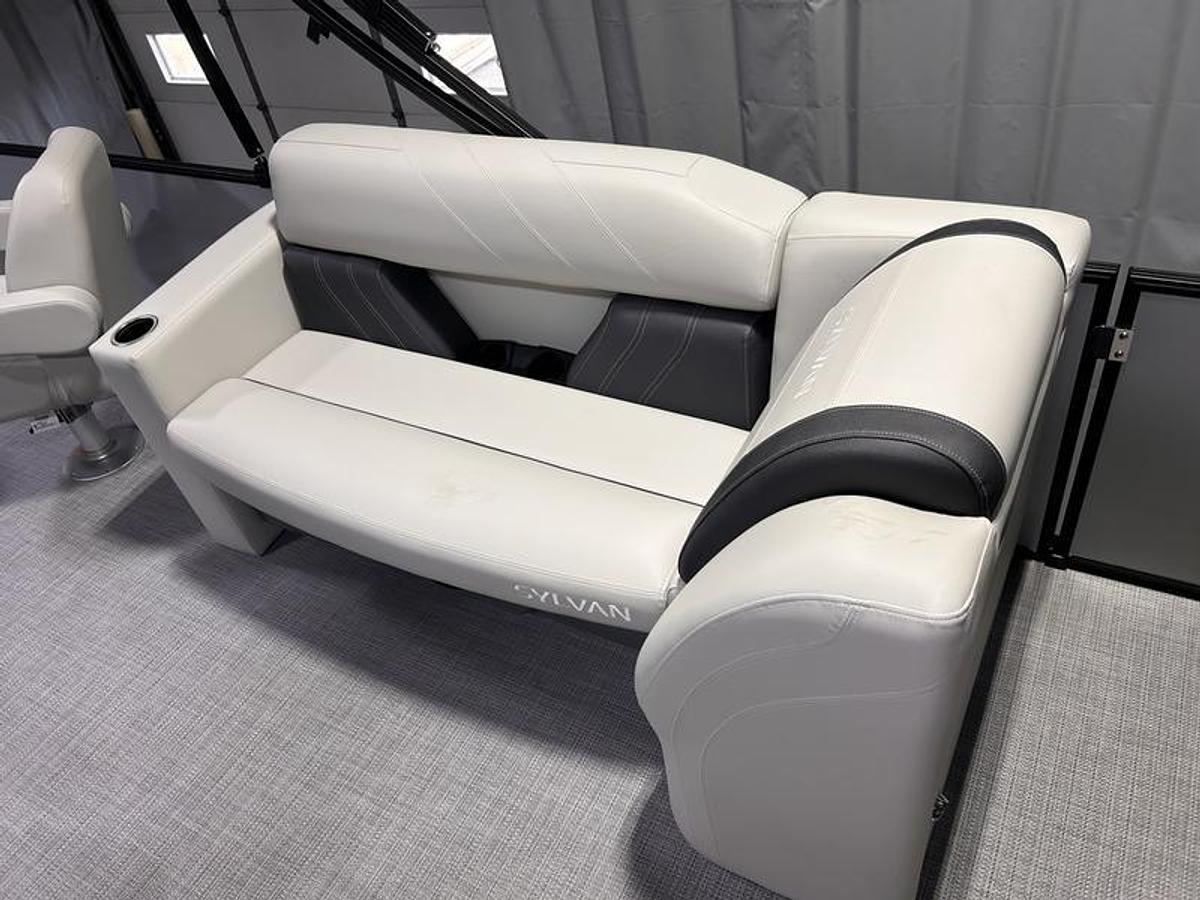 2026 Sylvan 822 Party Fish