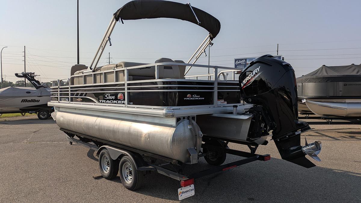 Used 2023 Sun Tracker Sportfish 20 DLX TRAILER INCLUDED