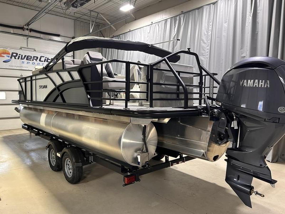 2026 Sylvan L3 Party Fish Port Fish