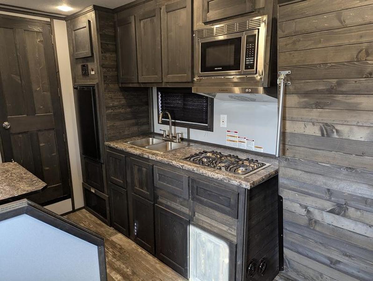 2026 Ice Castle Fish Houses 8 X 16F RIVERBEND LITE [$1,000 OFF, FREE SMART TV, FREE GENERATOR]