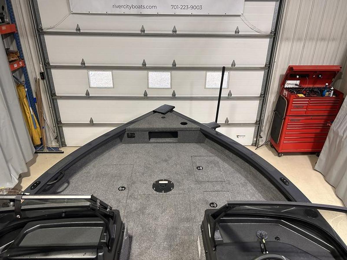 2026 Crestliner 2050 Fish Hawk