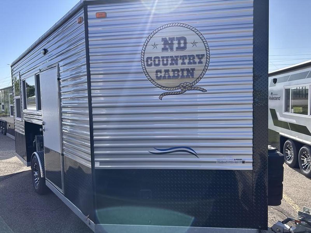 2026 Ice Castle Fish Houses 8' X 16V ND COUNTRY CABIN [$1,000 OFF, FREE GENERATOR]
