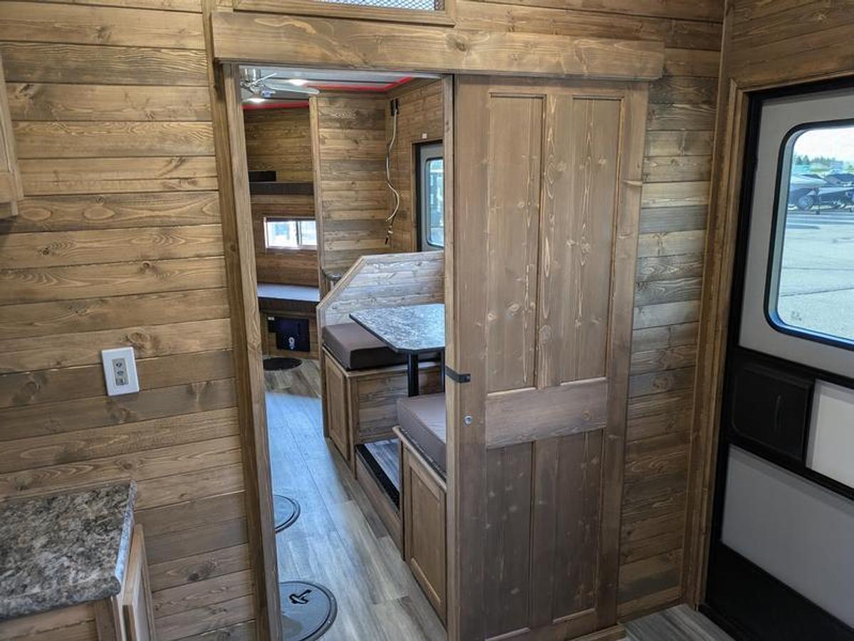 2026 Ice Castle Fish Houses 8' X 21V Missouri Riverbend Ranch [$1,000 OFF, SMART TV, FREE GENERATOR]