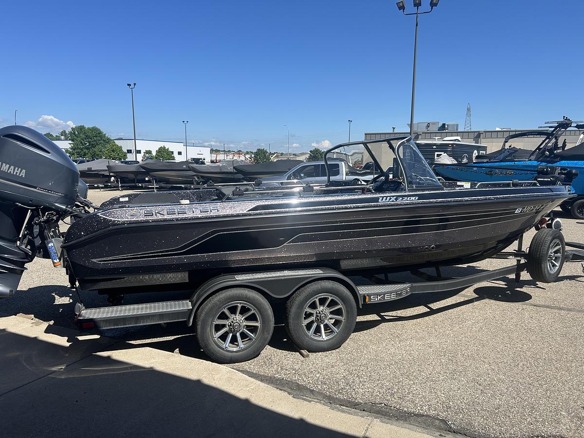 Used 2022 Skeeter WX2200