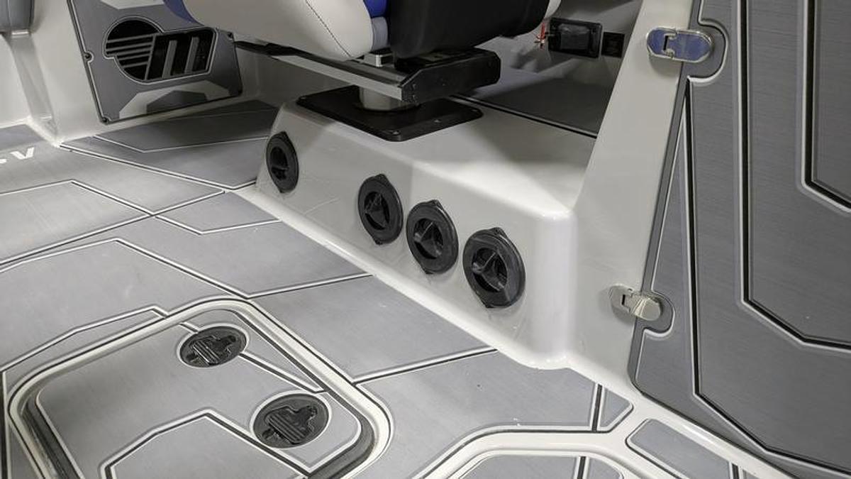 2026 Malibu Boats 25 LSV