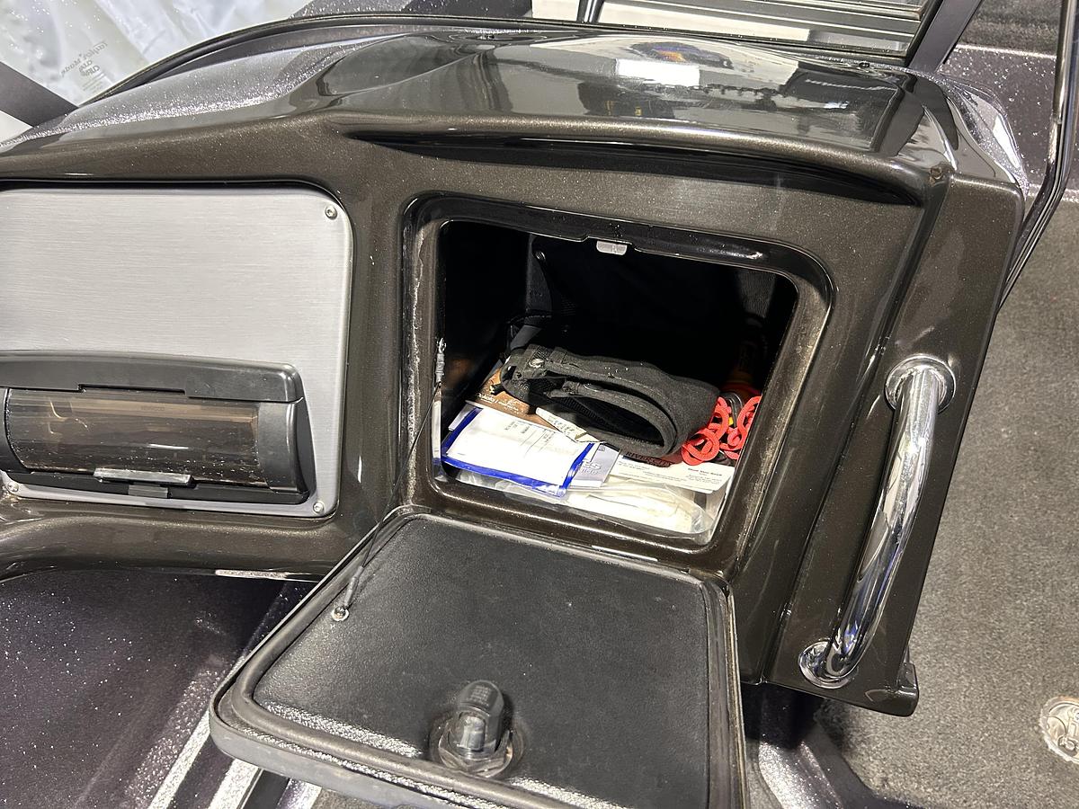 Used 2016 Stratos 386XF