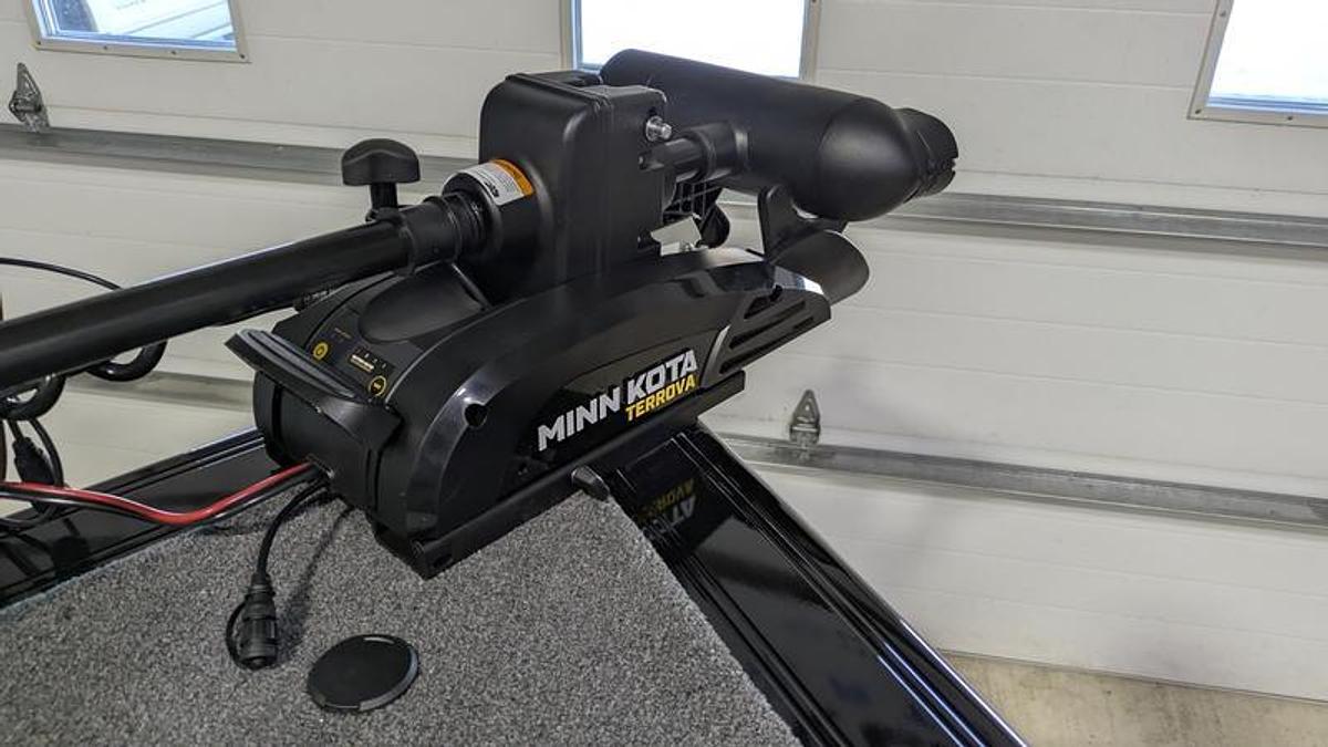 2026 Crestliner 1850 Fish Hawk