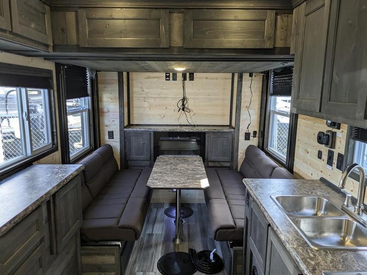 2026 Ice Castle Fish Houses 8' X 17V OUTLANDER [$1,000 OFF, FREE SMART TV, FREE GENERATOR]