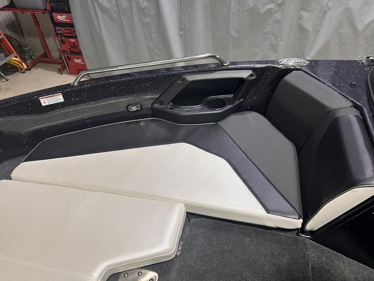 2026 Skeeter SOLERA189 *$500 Tackle Warehouse Giftcard*