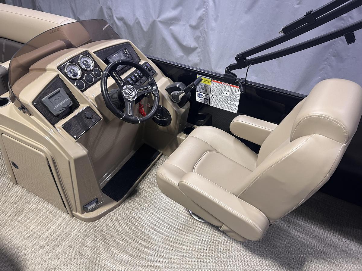 2026 Sylvan 822 Party Fish