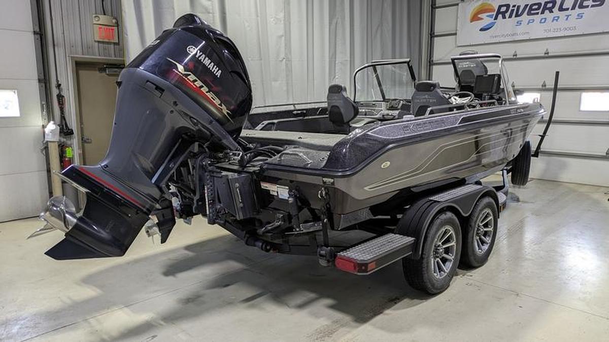 Used 2020 Skeeter WX2060