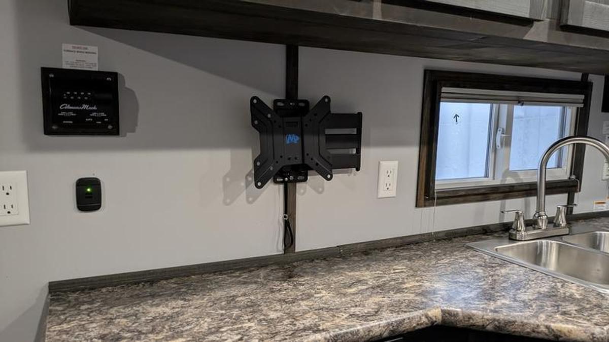 Used 2024 Ice Castle Fish Houses 8' X 21V Extreme RV III