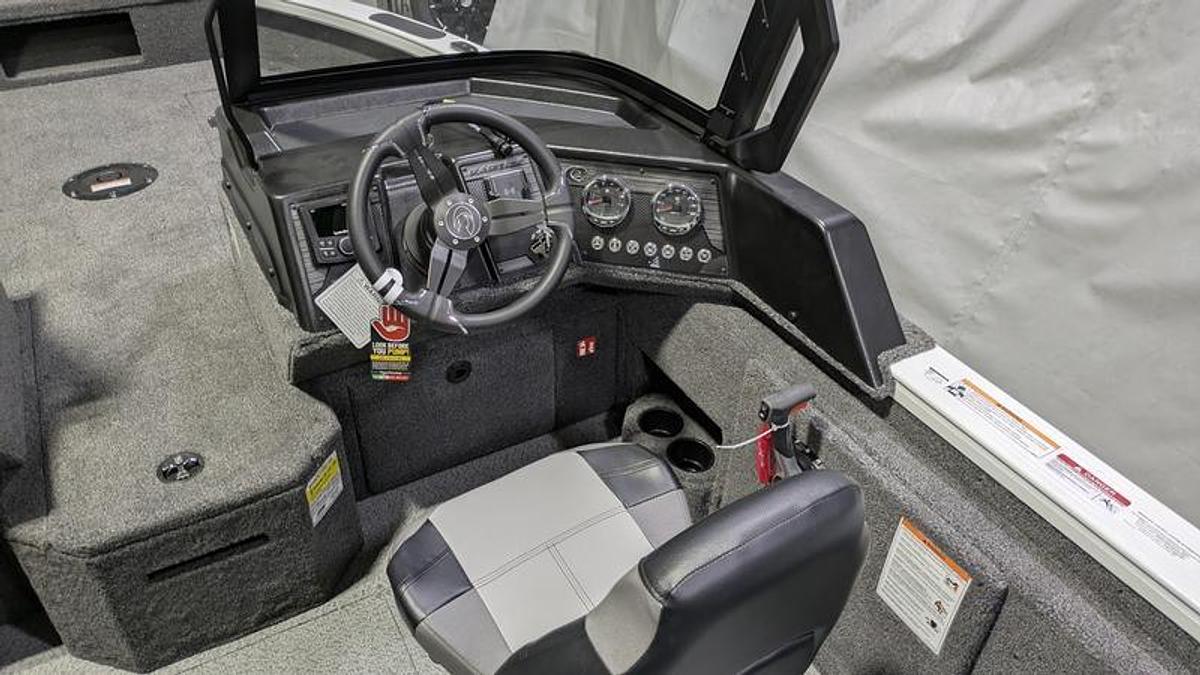 2026 Crestliner 1850 Fish Hawk