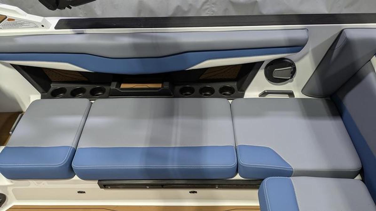 2026 Axis Wake Research T235