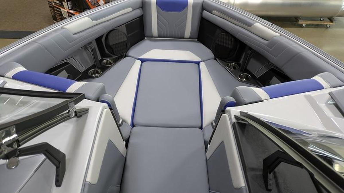 2026 Malibu Boats 25 LSV