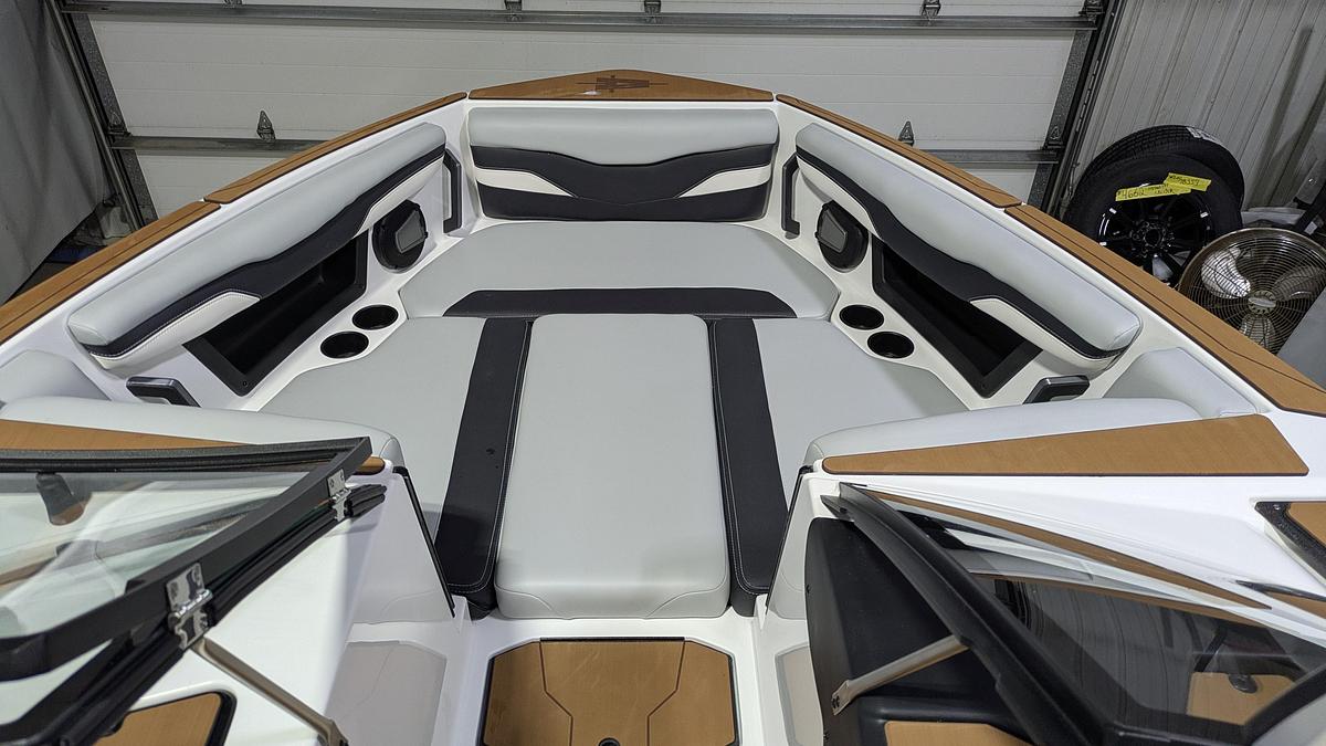 2026 Axis Wake Research T220