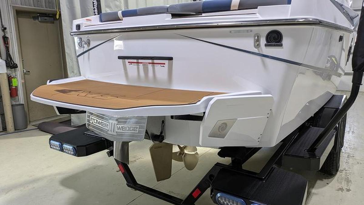 2026 Axis Wake Research T235