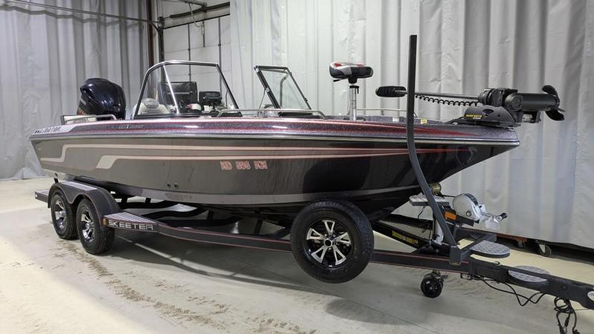 Used 2017 Skeeter WX2060