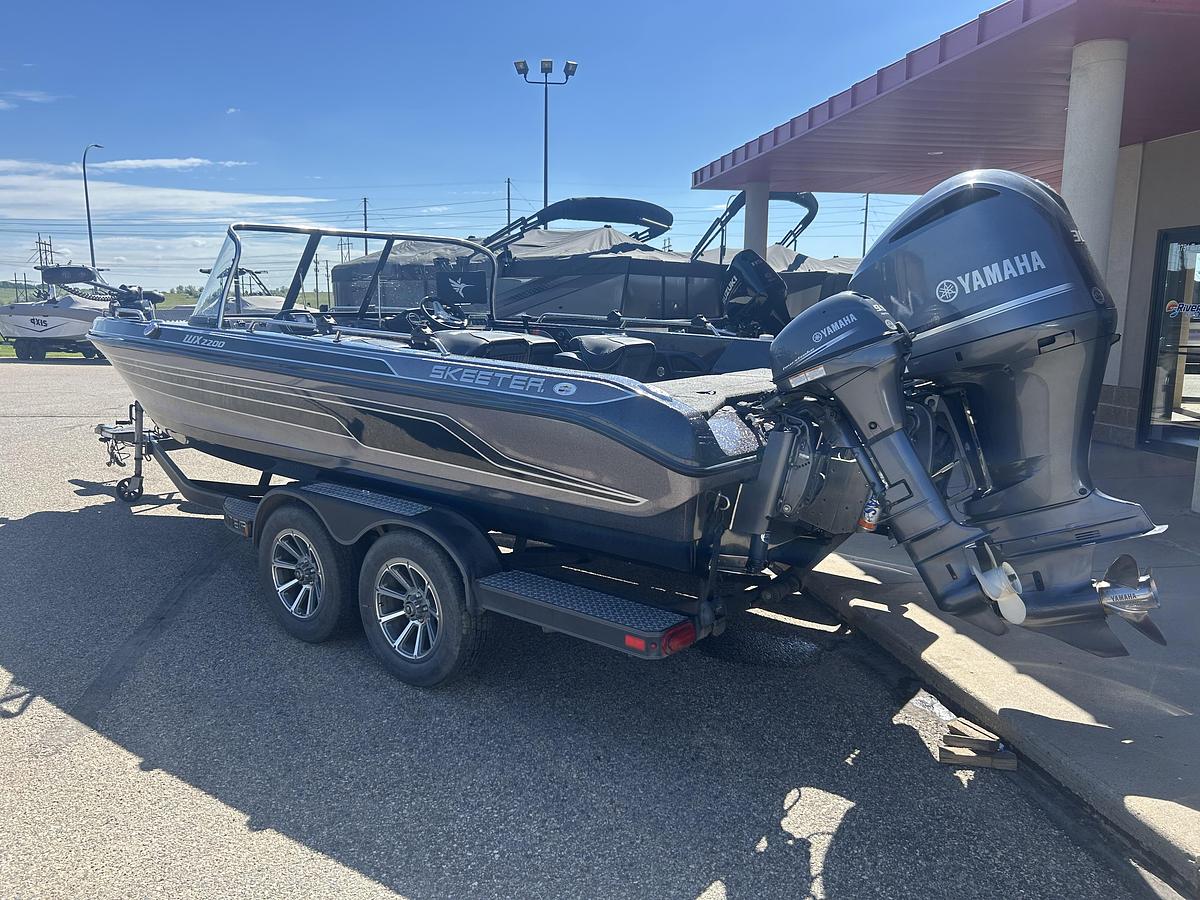 Used 2022 Skeeter WX2200