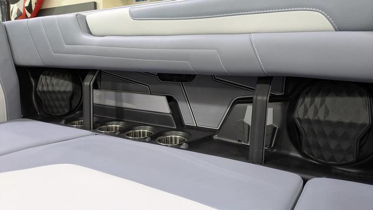 2026 Malibu Boats 25 LSV