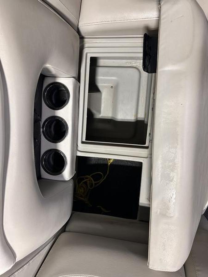 Used 2014 Sylvan 8522 LZ