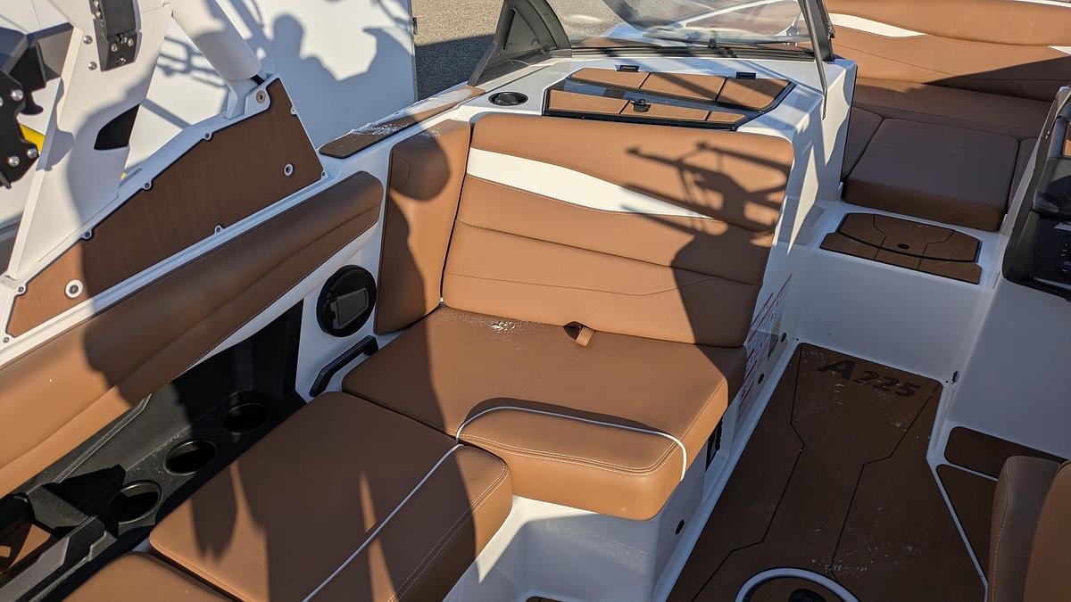 2025 Axis Wake Research A225