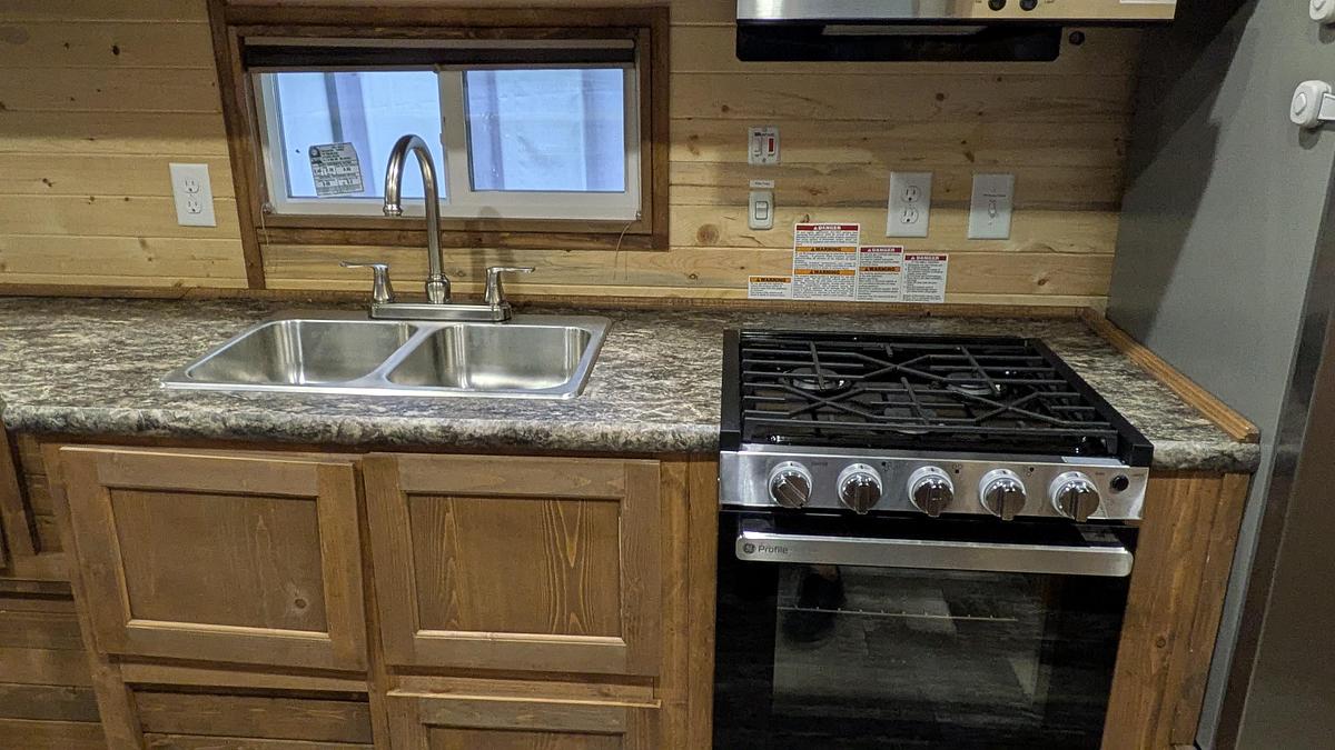 Used 2025 Ice Castle Fish Houses 8' X 21V RV