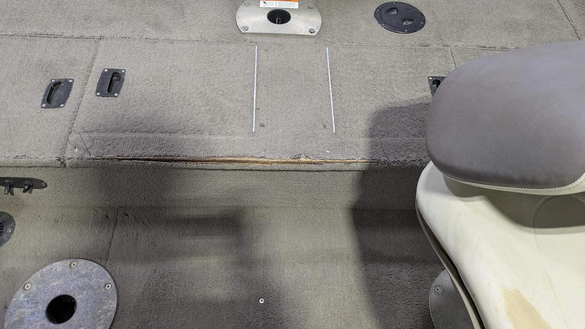 Used 2004 Crestliner 1850 Fish Hawk SC