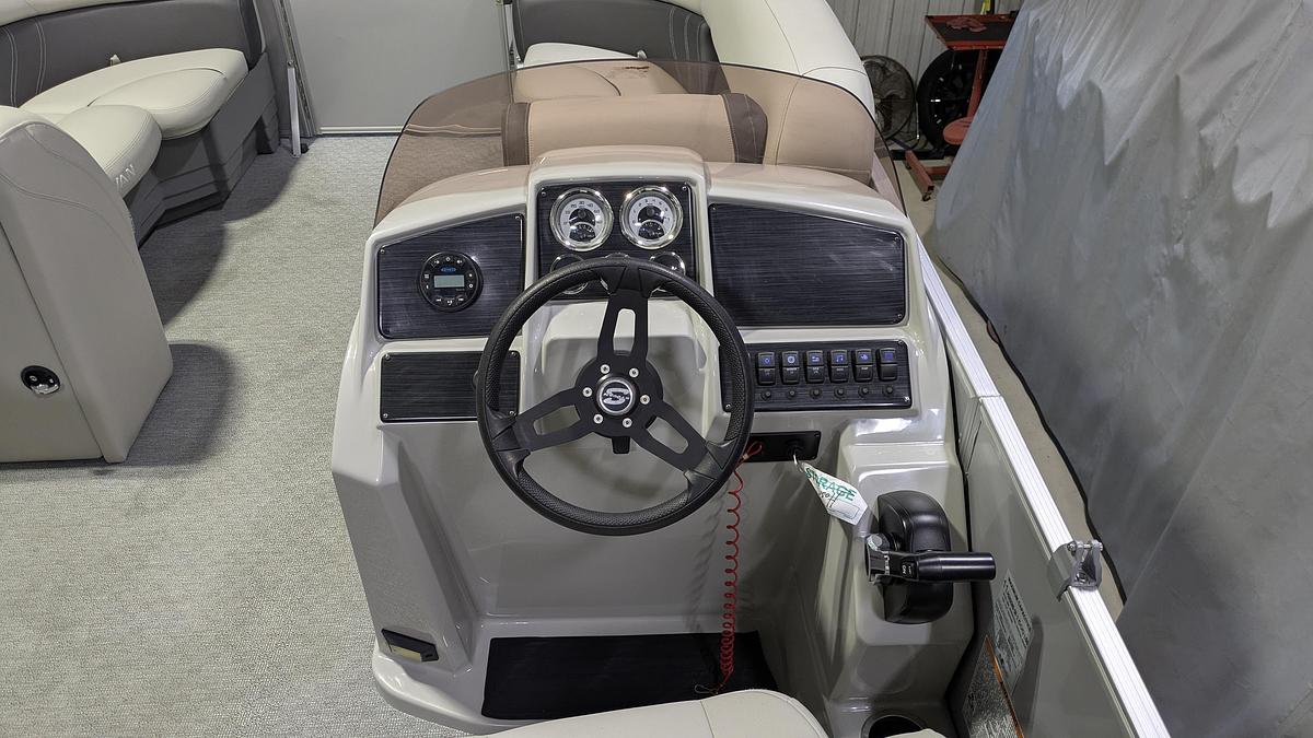 Used 2022 Sylvan Mirage 8522 CLZ