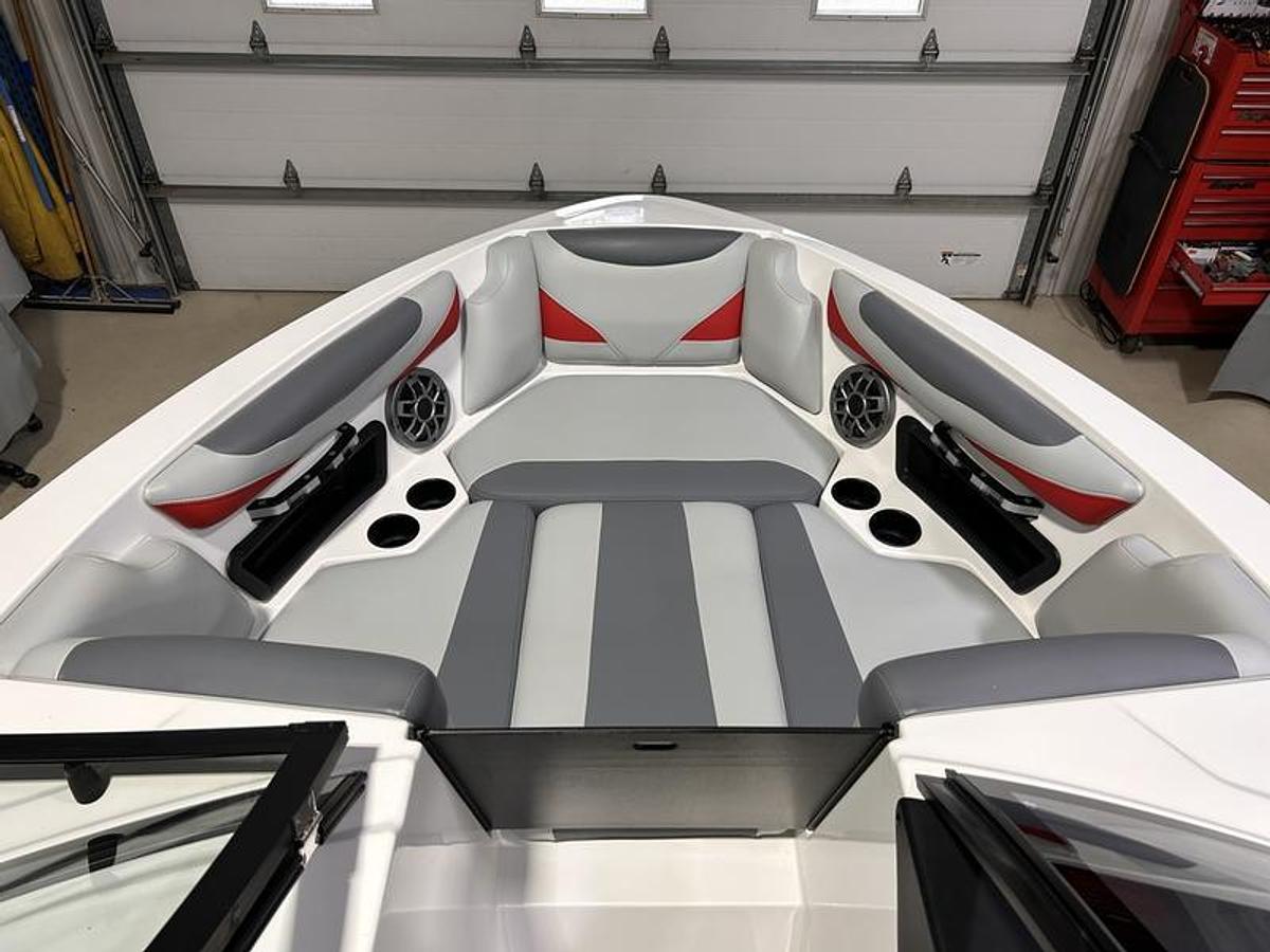 Used 2020 Axis Wake Research T22