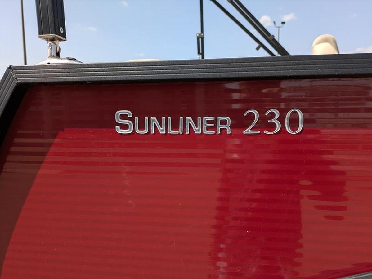 Used 2021 Harris Sunliner 230