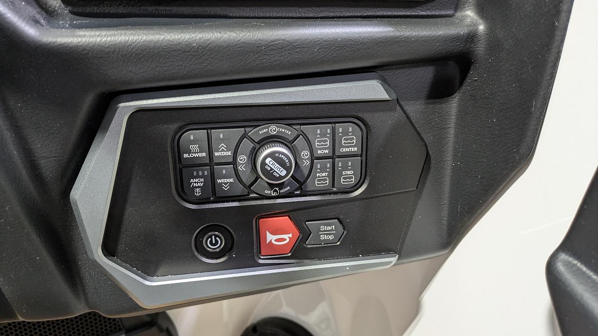 2026 Axis Wake Research T220