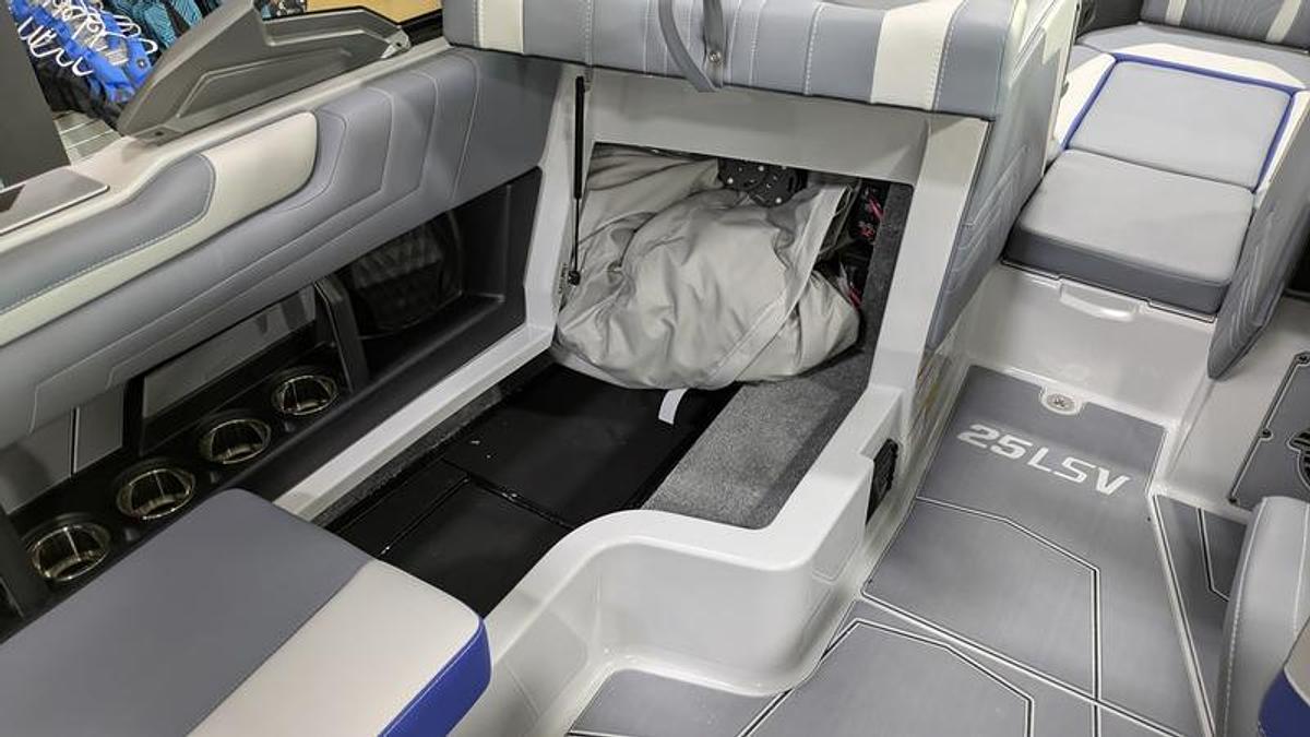 2026 Malibu Boats 25 LSV