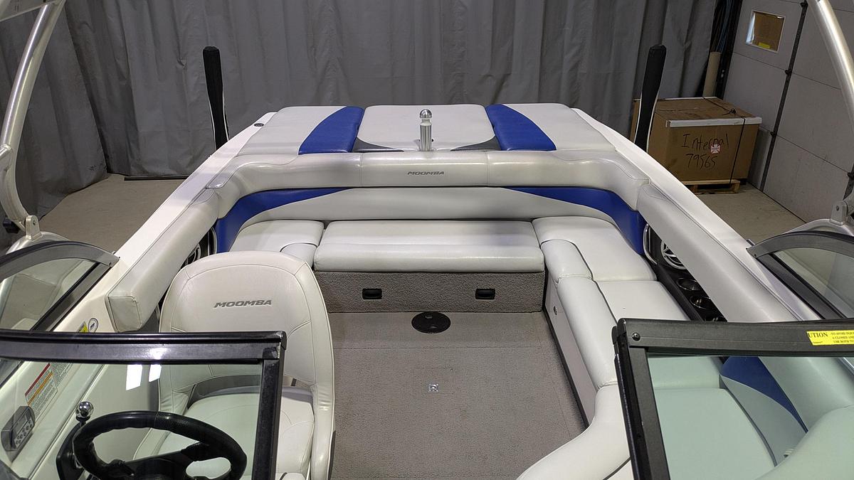 Used 2010 Moomba Outback V