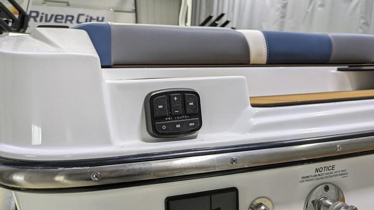 2026 Axis Wake Research T235